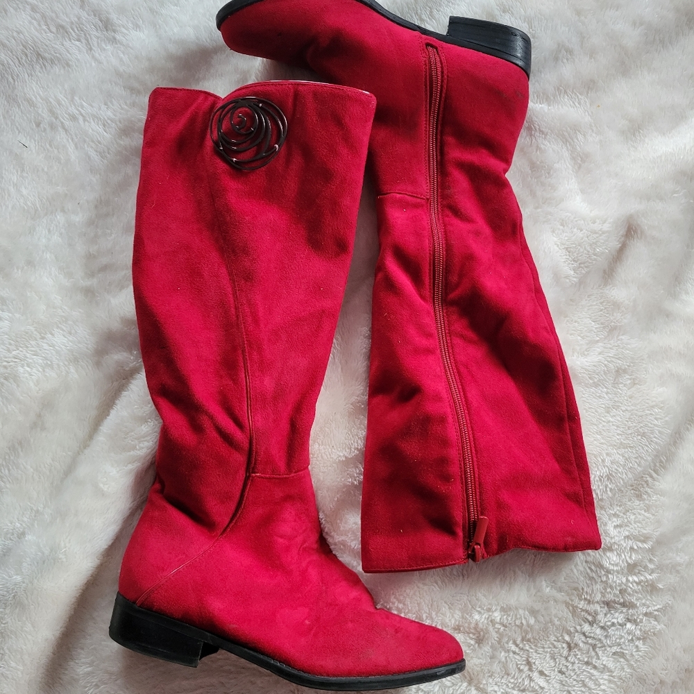 Red flat heel boots